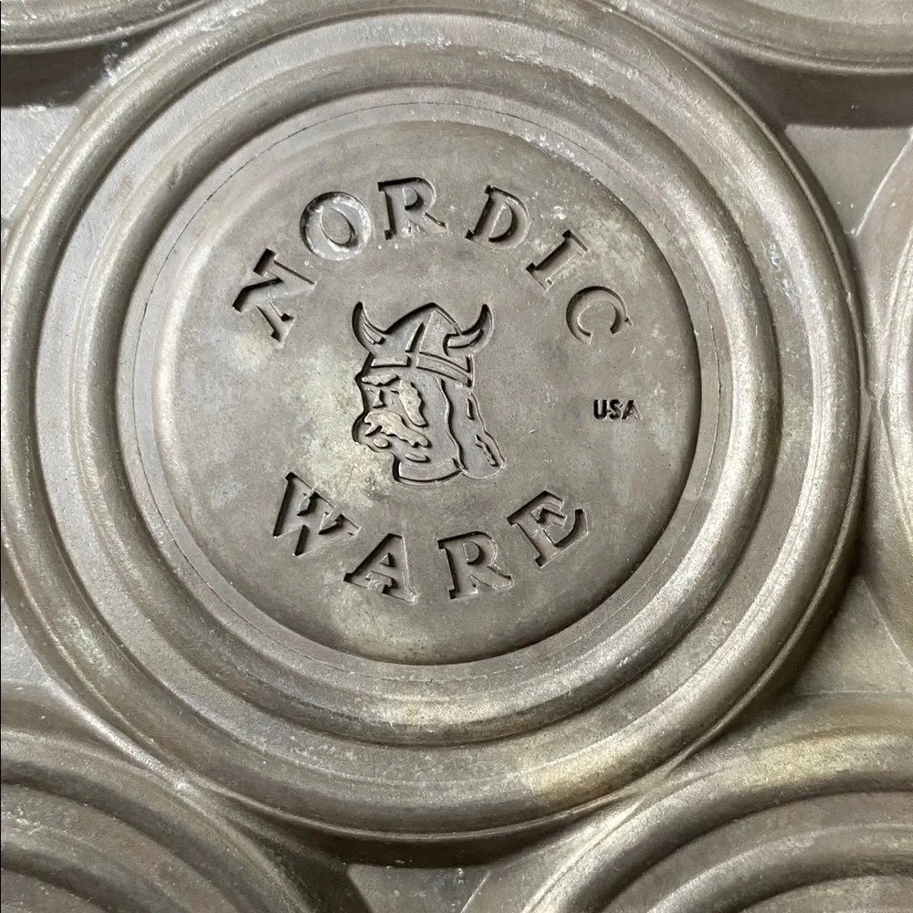 Nordic Ware Pan 7 Snowflake Pancakes - Picture 5 of 5